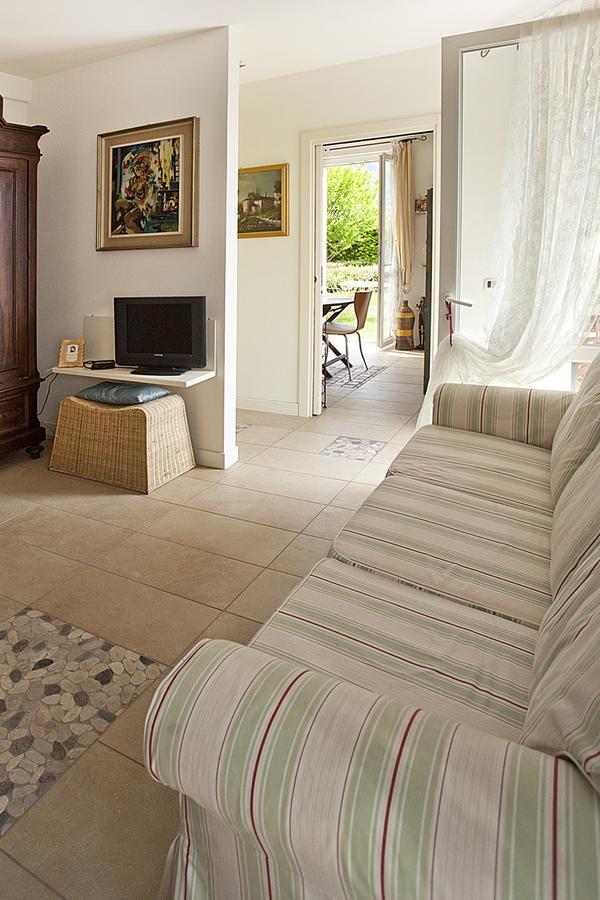 App Spiaggia Bianca Onno Habitación foto